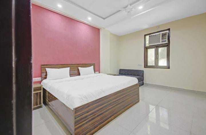 Hotel O Dg Dwarka Mor Near Dwarka Mor Metro Station 3*