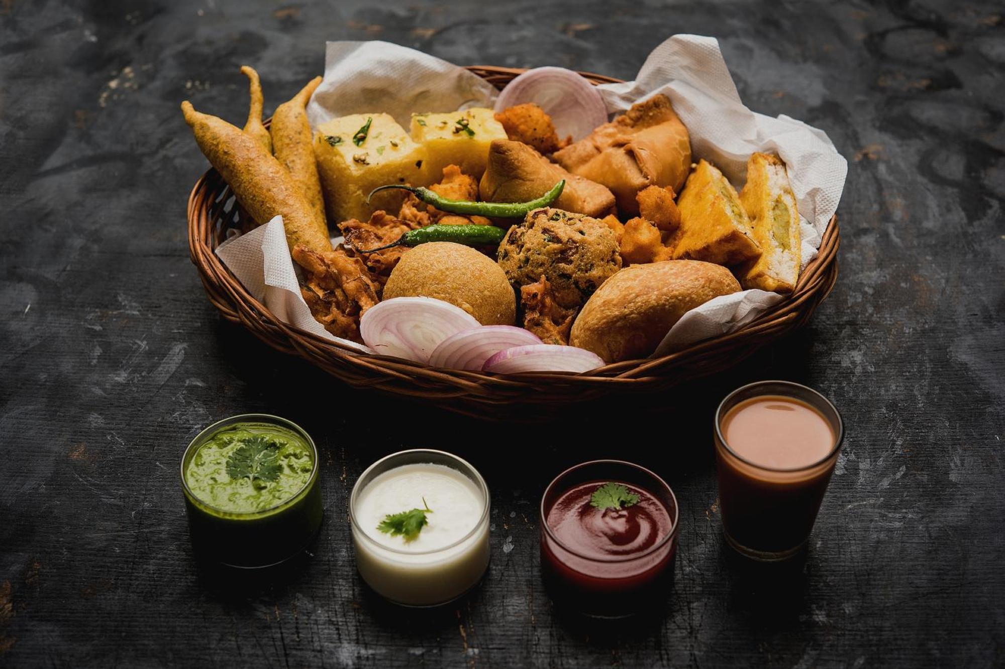 O Dg Dwarka Mor Near Dwarka Mor Metro Station Delhi (National Capital Territory of India)